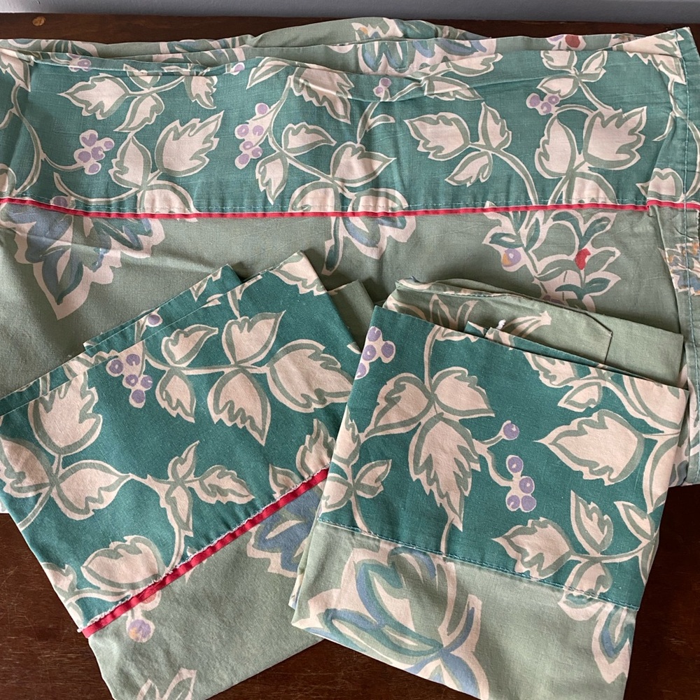 Vintage Eddie Bauer sheet and 2 pillowcases leaves and berries late 1980s